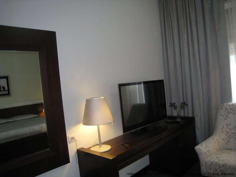 Boutique Hotel Kotoni Tiranë Bilik gambar
