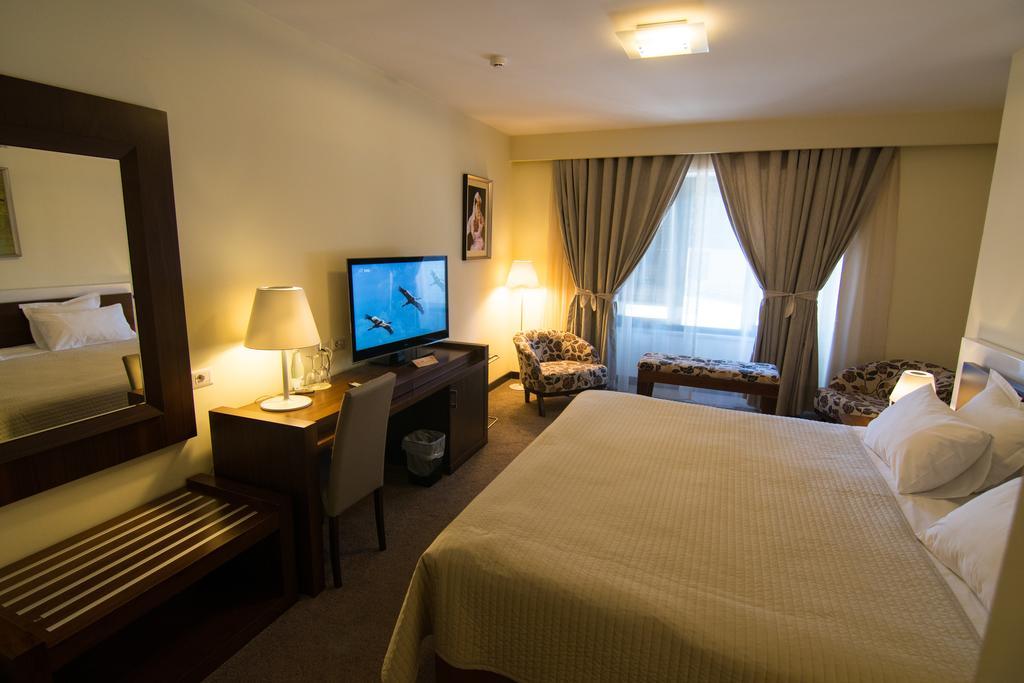 Boutique Hotel Kotoni Tiranë Luaran gambar