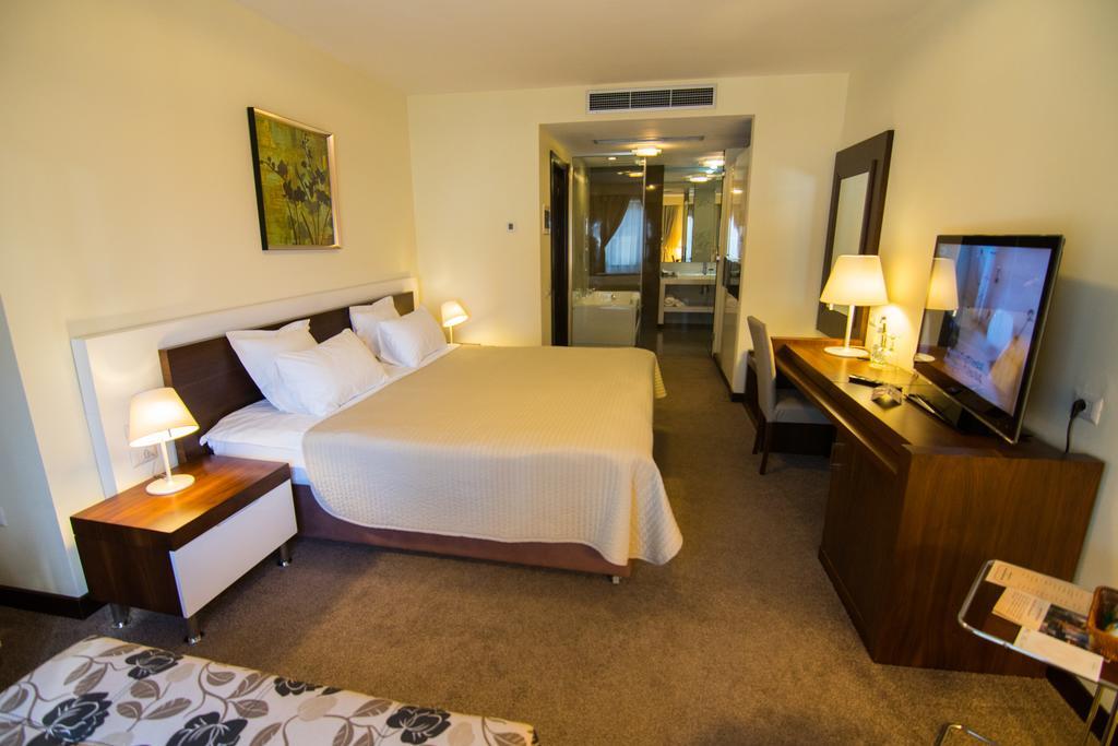 Boutique Hotel Kotoni Tiranë Luaran gambar